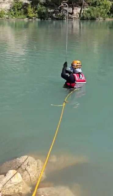 ANTALYA'NIN MANAVGAT İLÇESİNDE GEÇTİĞİMİZ CUMA GÜNÜ AKŞAMI SERİNLEMEK İÇİN GİRDİĞİ ALARA ÇAYI'NDA...
