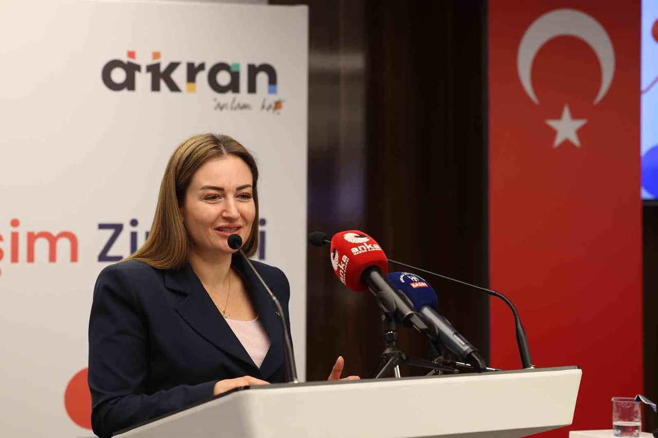 ANTALYA BÜYÜKŞEHİR BELEDİYESİ BAŞKAN VEKİLİ BÜŞRA ÖZDEMİR KONUŞMA YAPTI