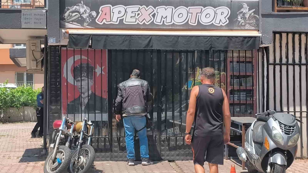 ANTALYA’DA PSİKOLOJİK SORUNLARI OLDUĞU İDDİA EDİLEN VE ÜZERİNE BENZİN DÖKEREK KENDİSİNİ YAKACAĞINI...