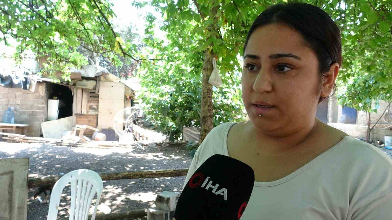 ANTALYA’DA YANINDA 1.5 YAŞINDAKİ BEBEĞİ İLE BİRLİKTE 6 KADININ SOKAK ORTASINDA TEKME VE YUMRUKLU...