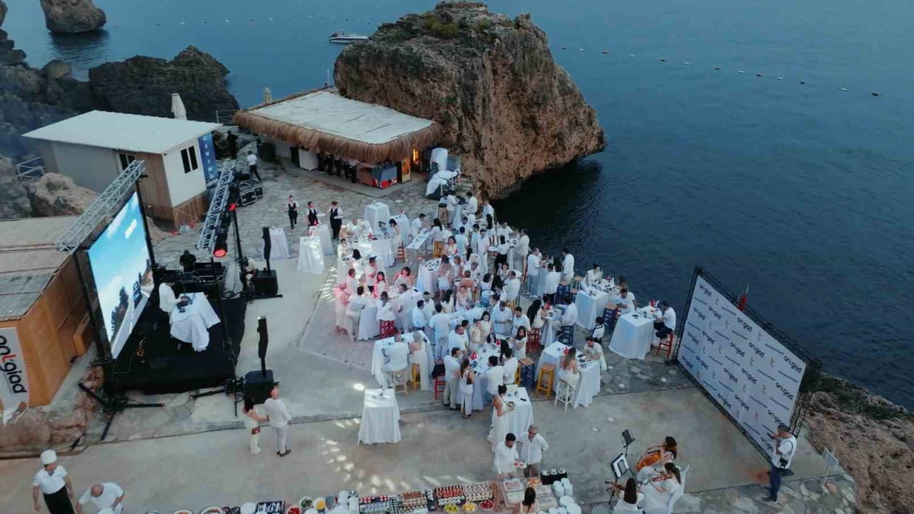 ANTALYA GENÇ İŞ İNSANLARI DERNEĞİ (ANTGİAD), GELENEKSEL HALE GETİRDİĞİ "YAZA MERHABA PARTİSİ"NİN...
