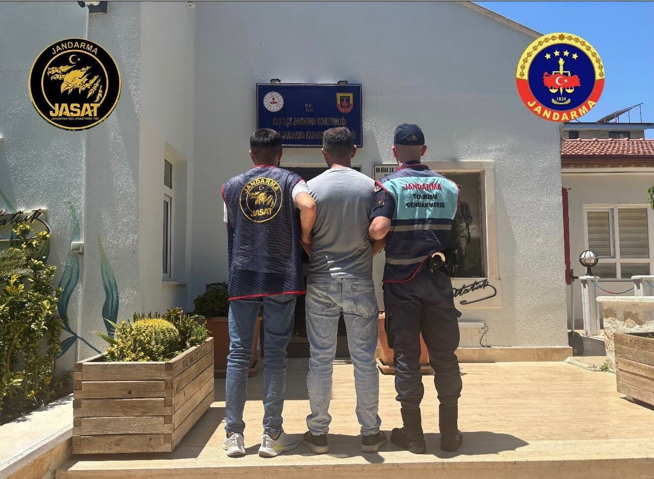 ANTALYA İL JANDARMA KOMUTANLIĞI EKİPLERİNCE SON 72 SAATTE GERÇEKLEŞTİRİLEN ÇALIŞMALARDA ÇEŞİTLİ...