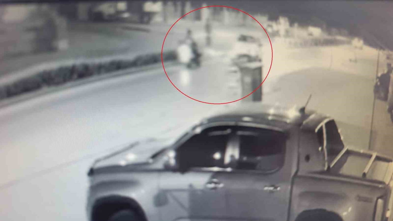 ANTALYA’NIN MANAVGAT İLÇESİNDE MOTOSİKLET İLE ÇARPIŞARAK SÜRÜCÜSÜNÜN YARALANMASINA NEDEN OLAN...
