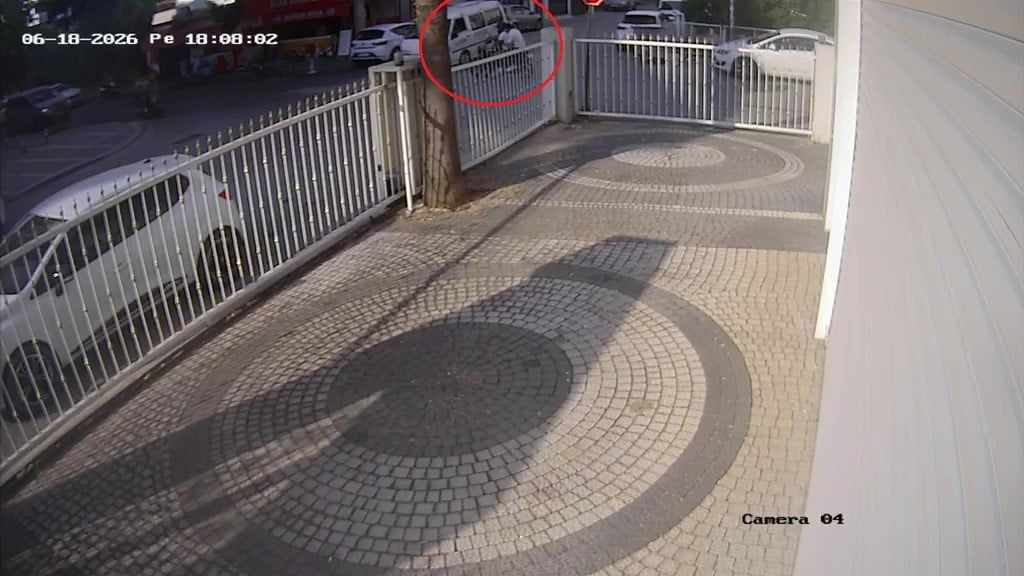 ANTALYA’NIN MANAVGAT İLÇESİNDE SÜREKLİ KAZALARIN MEYDANA GELDİĞİ HÜKÜMET CADDESİ İLE MİTHATPAŞA...