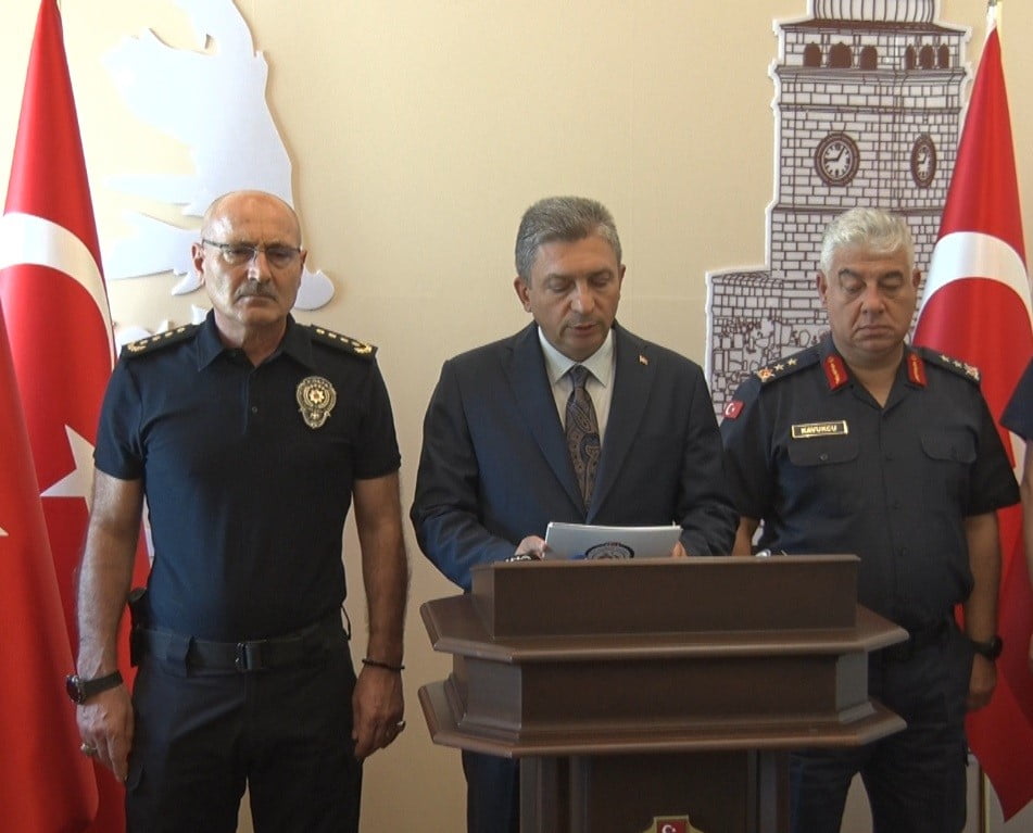 ANTALYA VALİSİ HULUSİ ŞAHİN, MAYIS AYI ASAYİŞ VE GÜVENLİK BİLGİLENDİRME TOPLANTISININ ARDINDAN...