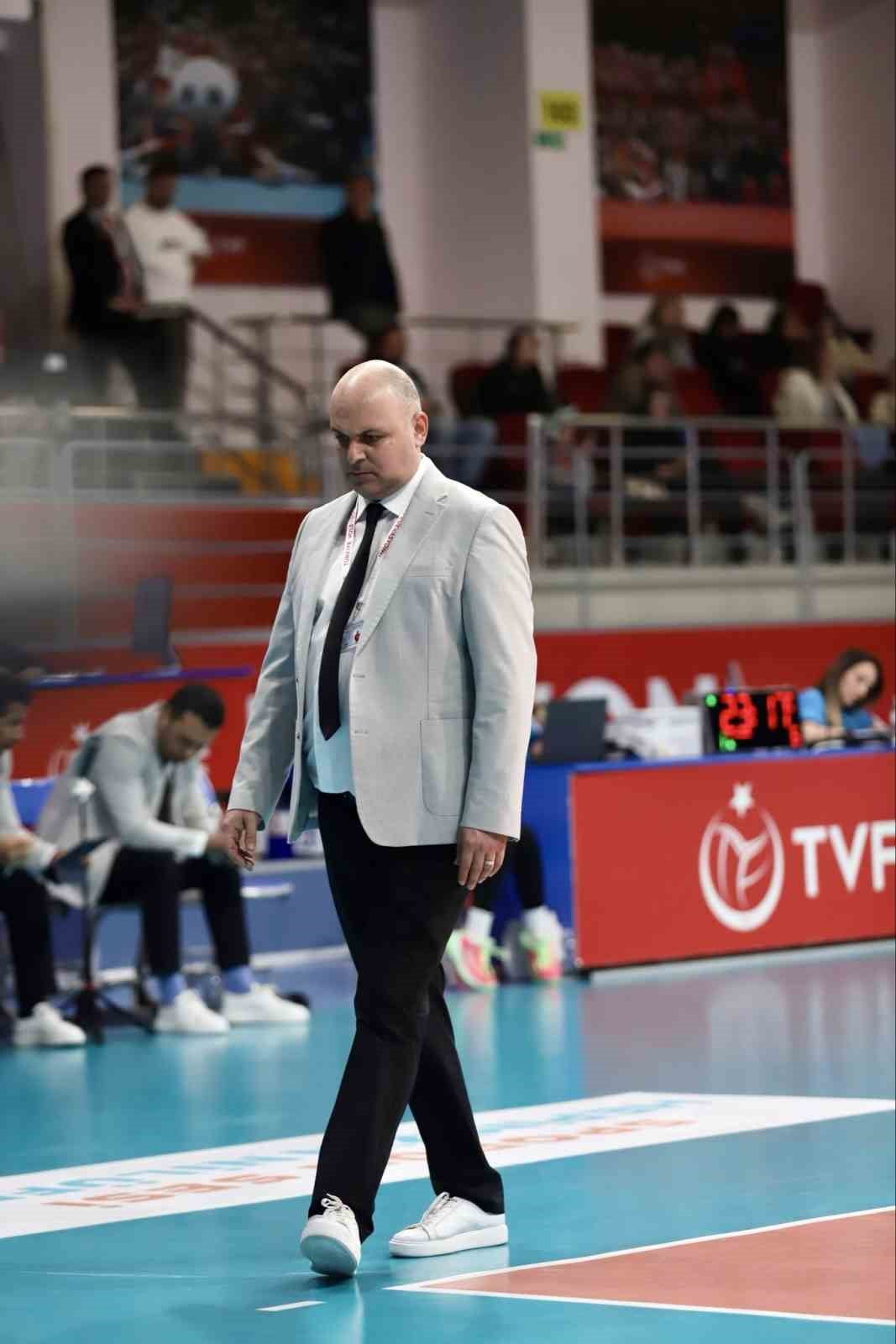 ARAS KARGO, 2023-2024 SEZONUNDAN BU YANA BAŞANTRENÖRLÜK GÖREVİNDE BULUNAN SUPHİ DOĞANCI İLE YENİ...