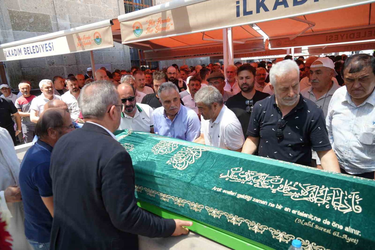 ARKADAŞLARIYLA BİRLİKTE KAPIKAYA'DA DÜZENLENECEK MOTOSİKLET ETKİNLİĞİNE KATILMAK ÜZERE ÇIKTIĞI...
