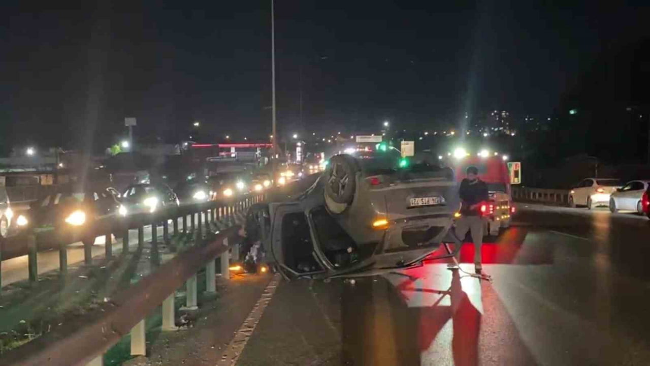 ARNAVUTKÖY’DE 3 ARAÇ VE BİR MOTOSİKLET KAZAYA KARIŞTI : 1 YARALI