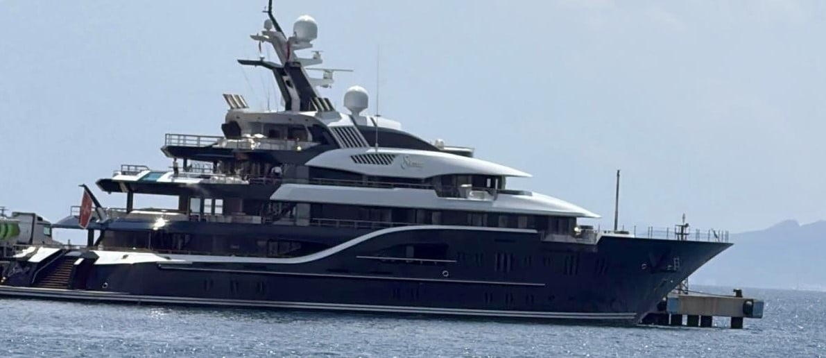 (ARŞİV) 150 MİLYON DOLARLIK YÜZEN SARAY BODRUM KOYLARINDA GÖRÜLDÜ