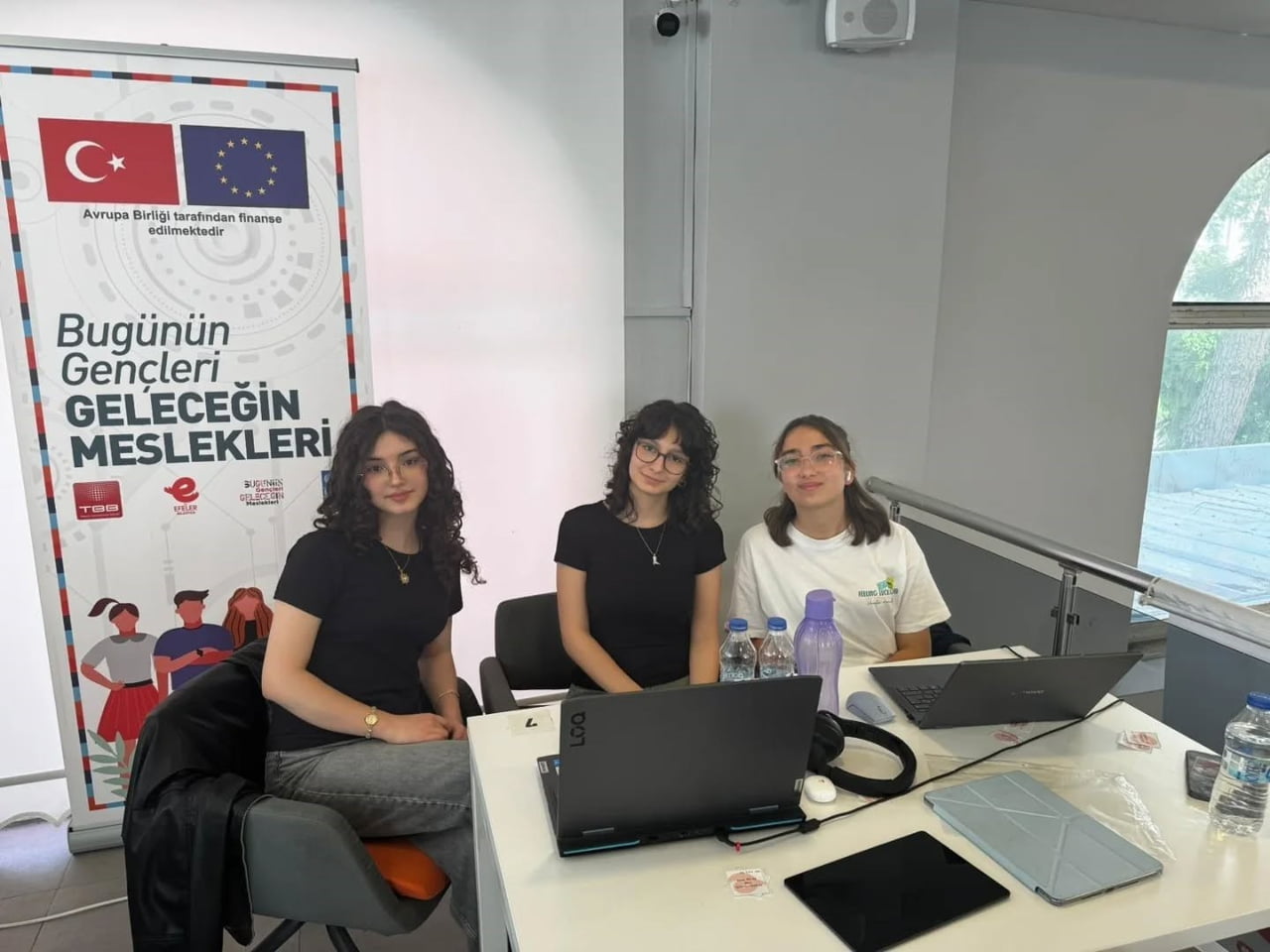 (ARŞİV FOTO) - AYDIN FEN LİSESİ ÖĞRENCİLERİ, İKLİM DEĞİŞİKLİĞİNDEN YAPAY ZEKAYA, BİYOTEKNOLOJİDEN...