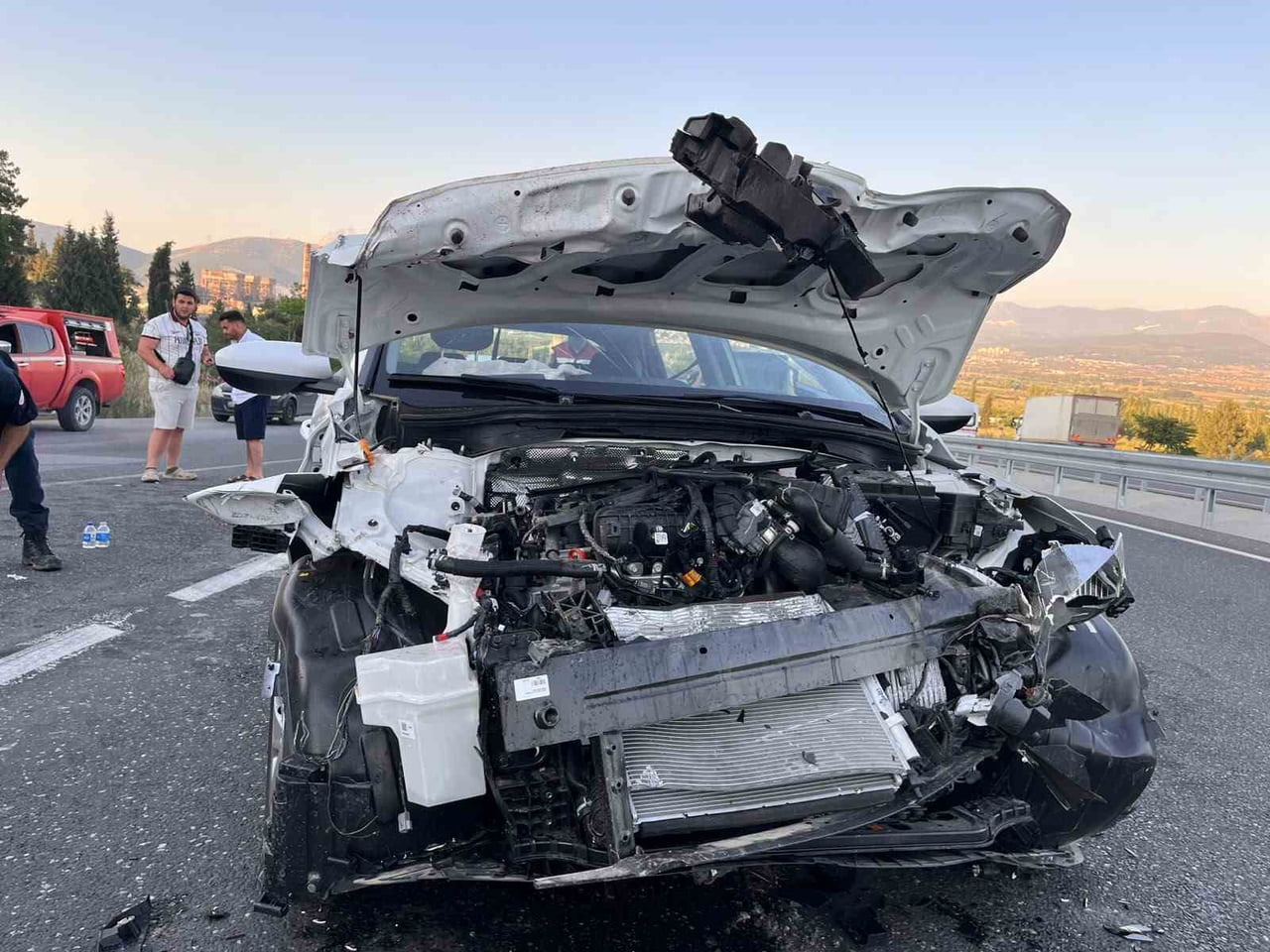(ARŞİV FOTO) - MUĞLA'NIN YATAĞAN İLÇESİNDE OTOMOBİLİN, TIRA ARKADAN ÇARPMASI SONUCU MEYDANA GELEN...