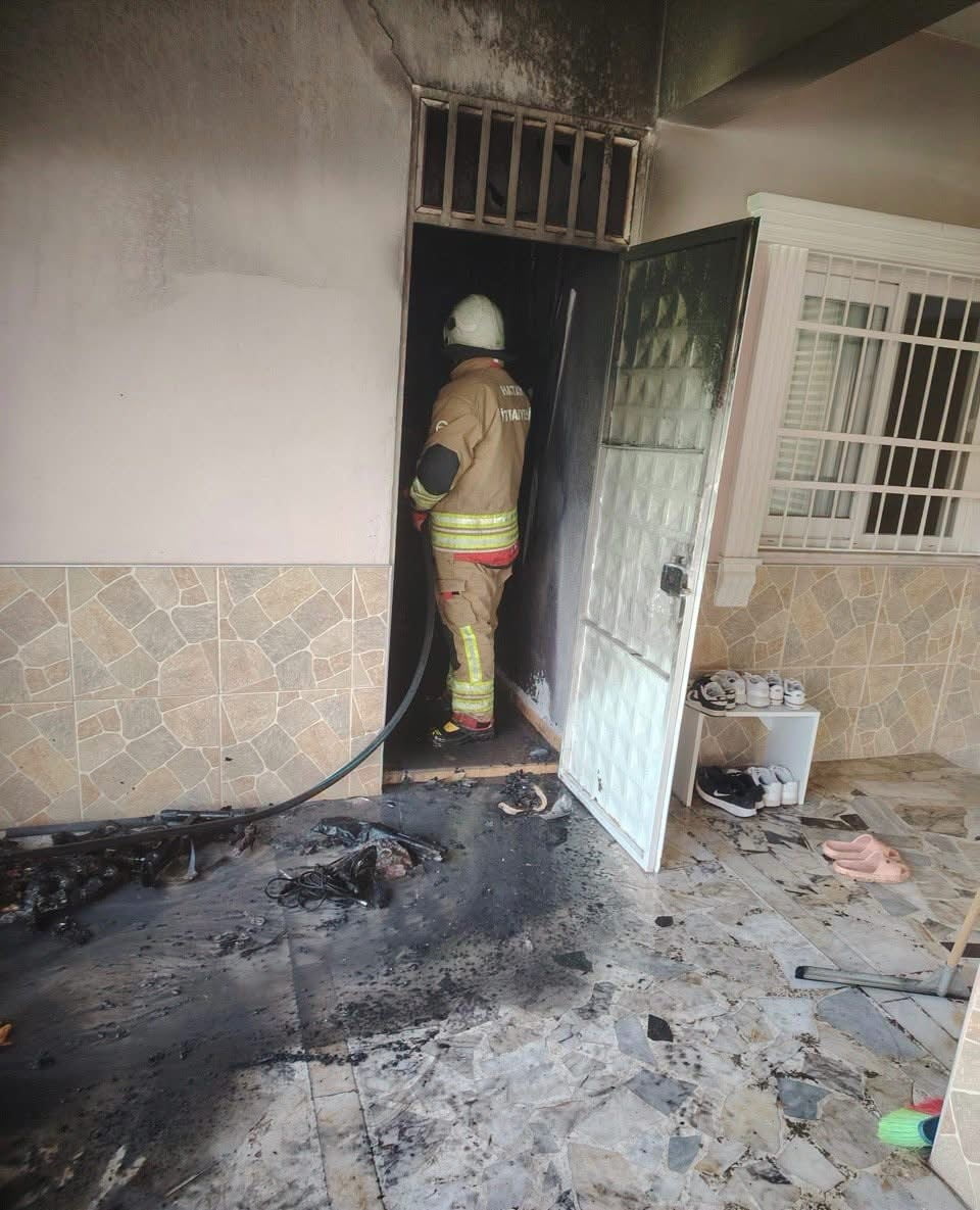 ARSUZ İLÇESİ ÇETİLLİK MAHALLESİ’NDE BİR EVİN DEPO BÖLÜMÜNDE ÇIKAN YANGIN, EKİPLERİN HIZLI...