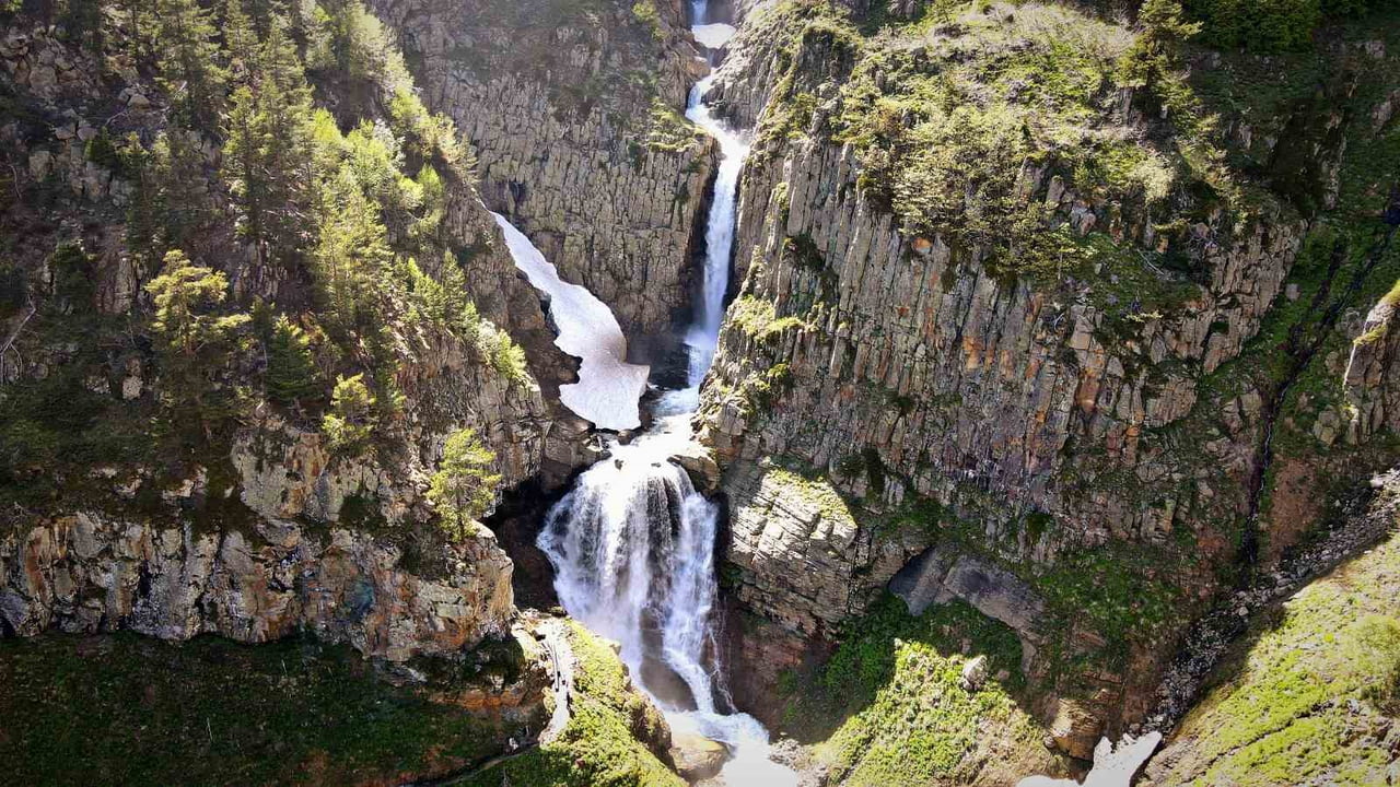 ARTVİN'DE KIŞ MEVSİMİNDE ETKİLİ OLAN KAR YAĞIŞLARI VE İLKBAHARDA DEVAM EDEN YAĞMURLAR, KENT...
