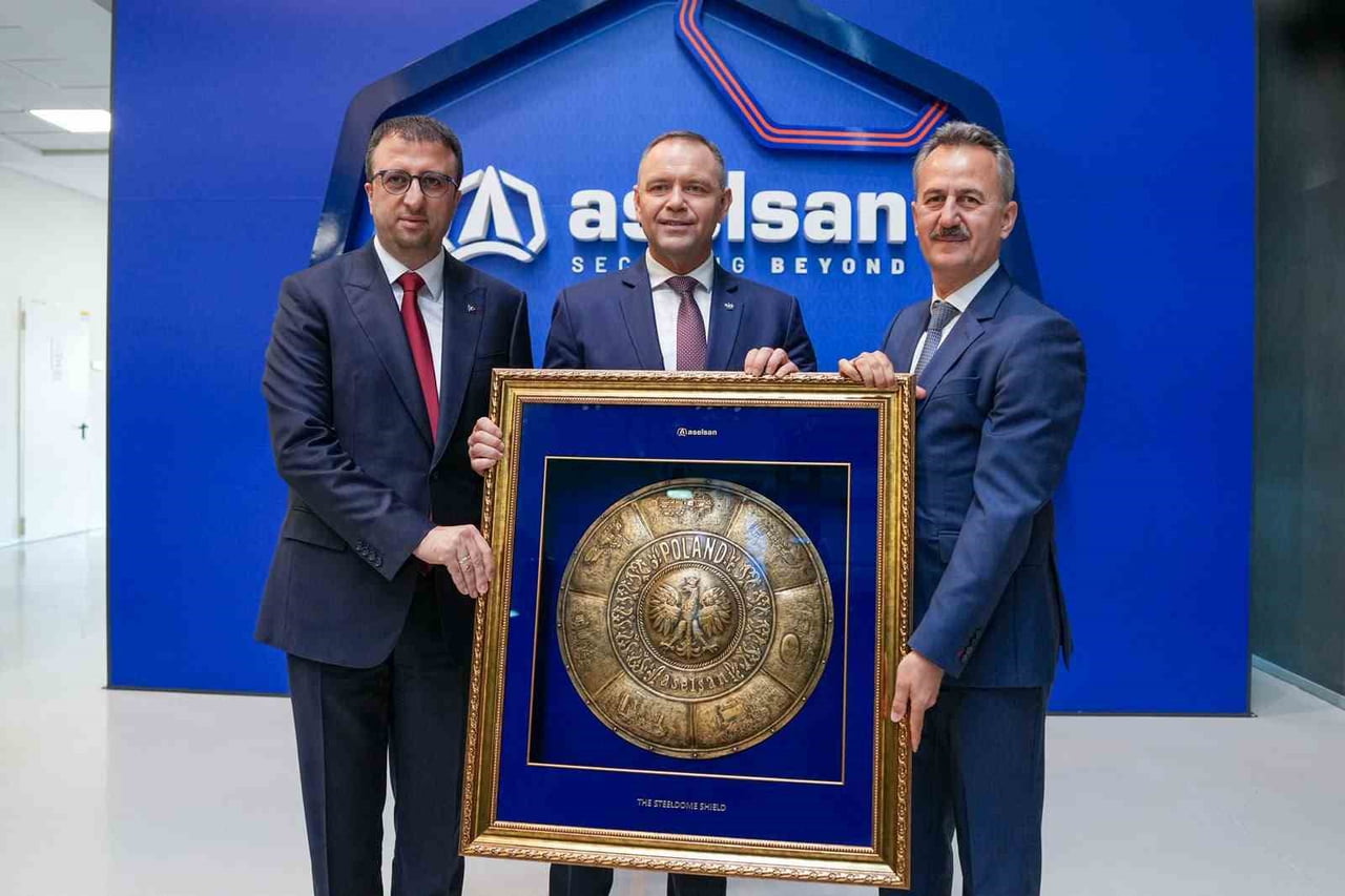 ASELSAN GENEL MÜDÜRÜ AHMET AKYOL - POLONYA CUMHURBAŞKANI KAROL NAWROCKİ - SAVUNMA SANAYİİ BAŞKANI...