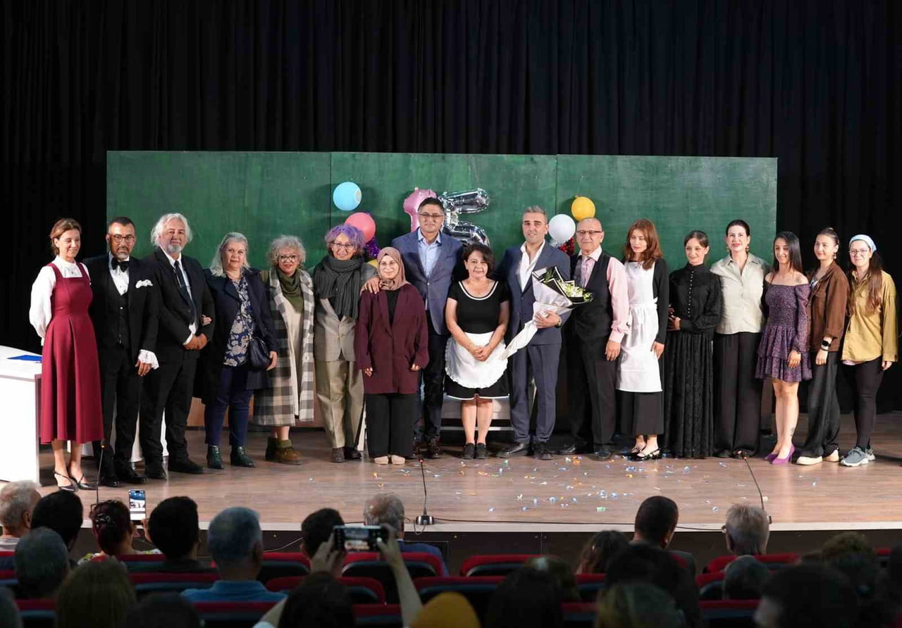 AŞKIN, İNSAN İLİŞKİLERİNİN, TOPLUMSAL KARGAŞANIN VE YAŞAMIN İÇİNDEN HİKÂYELERİN ETKİLEYİCİ BİR...