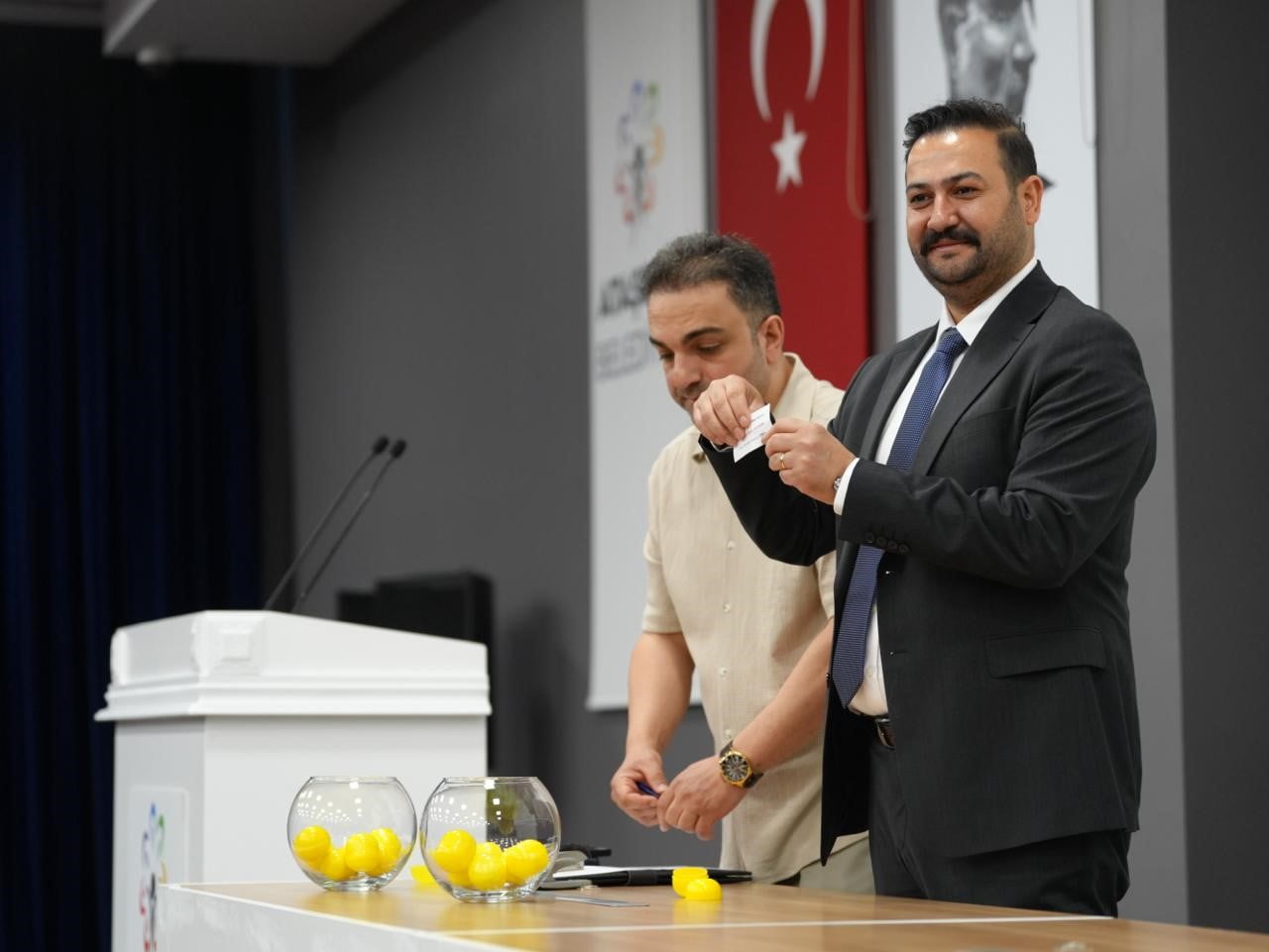 ATAŞEHİR’DE GERÇEKLEŞTİRİLEN YERİNDE KENTSEL DÖNÜŞÜM PROJESİ KAPSAMINDA HAK SAHİBİ 8 AİLE DAHA...