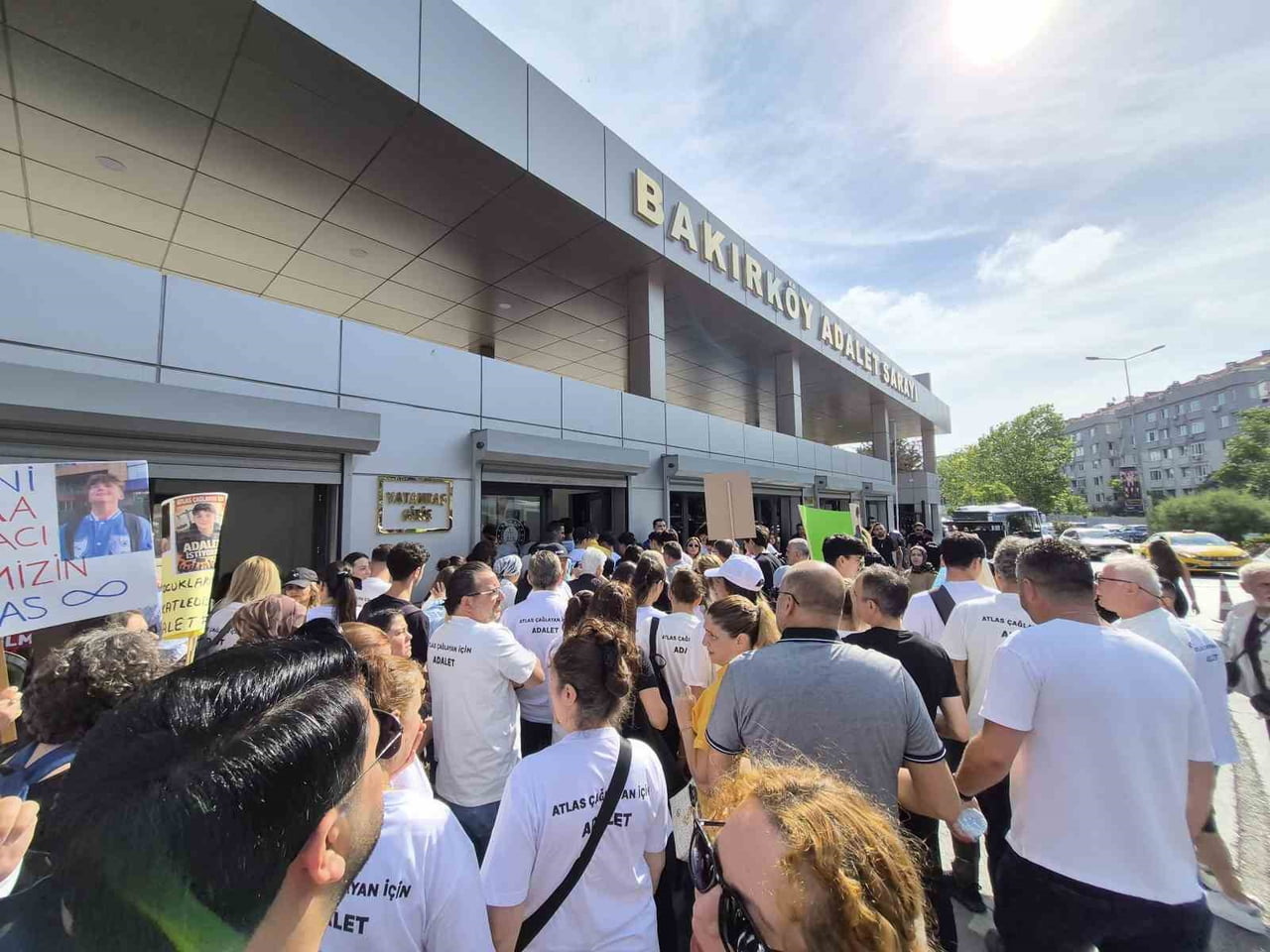ATLAS ÇAĞLAYAN’IN ÖLÜMÜNE İLİŞKİN DAVANIN GÖRÜLMESİNE BAŞLANDI