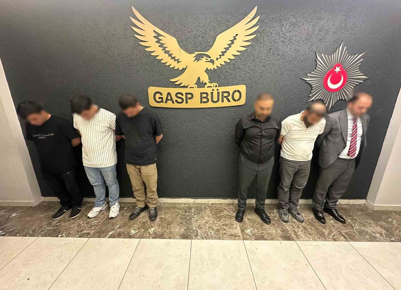 AVM’DE SÖZDE DENETİM YAPAN 6 ŞÜPHELİ ANKARA’DA YAKALANDI