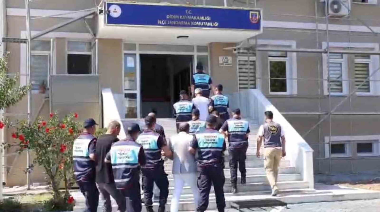 AYDIN'IN DİDİM İLÇESİ MERKEZLİ 3 AYRI İLDE YAPILAN 'TORBACI' OPERASYONUNDA 13 KİŞİ GÖZALTINA...