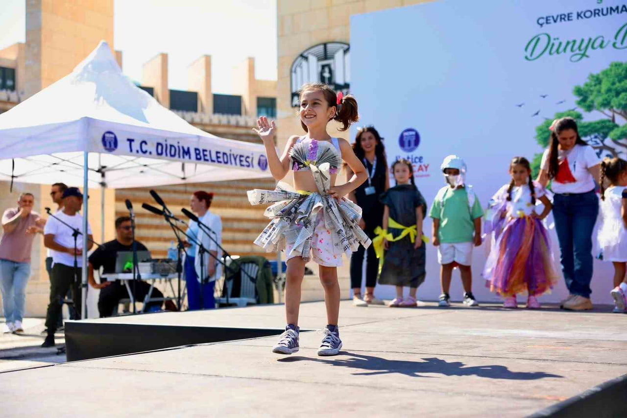 AYDIN'IN DİDİM İLÇESİNDE DÜZENLENEN ÇEVRE KORUMA ETKİNLİKLERİNDE, ÇOCUKLARIN GERİ DÖNÜŞÜM...