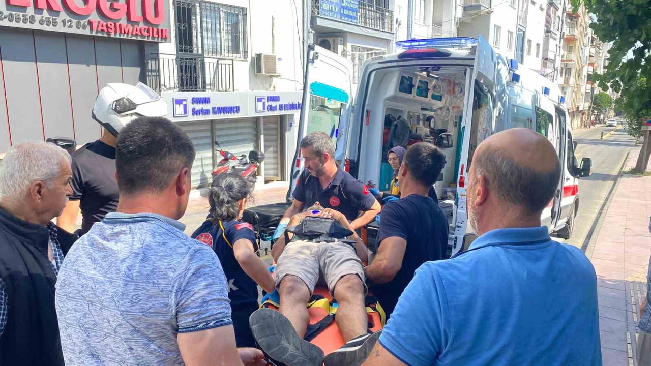 AYDIN'IN EFELER İLÇESİNDE KAMYONETİN YAYAYA ÇARPMASI SONUCU MEYDANA GELEN TRAFİK KAZASINDA 1 KİŞİ...