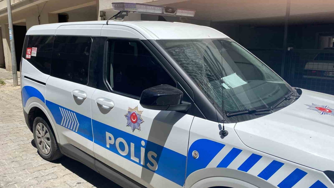 AYDIN'IN EFELER İLÇESİNDE TORUNU İLE BİRLİKTE YAŞAYAN YAŞLI KADIN EVDE ÖLÜ OLARAK BULUNDU.