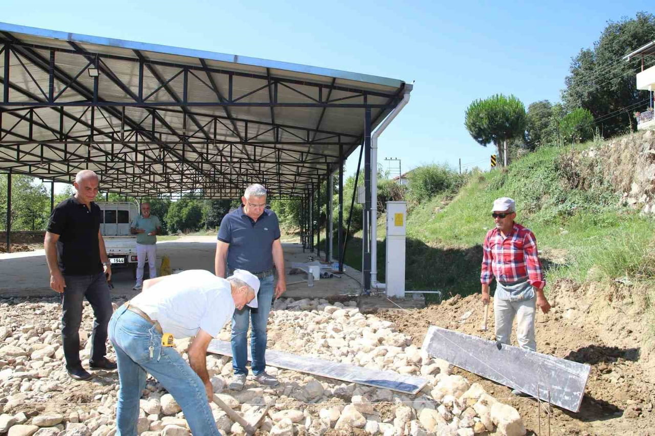 AYDIN'IN KÖŞK İLÇESİ KOÇAK MAHALLESİ'NDE BULUNAN CEMİYET ALANINDA YAPIMI SÜREN MUTFAK, TUVALET VE...