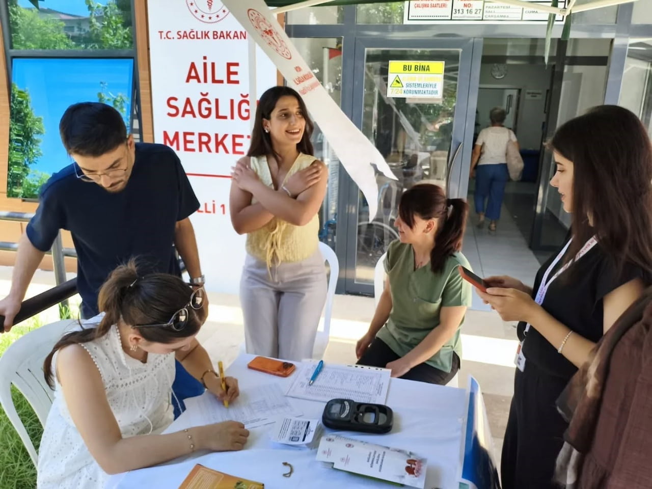 AYDIN'IN NAZİLLİ İLÇESİNDE 'HAREKET YAŞINI ÖĞREN, SAĞLIKLI YAŞA' KAMPANYASI KAPSAMINDA KURULAN...