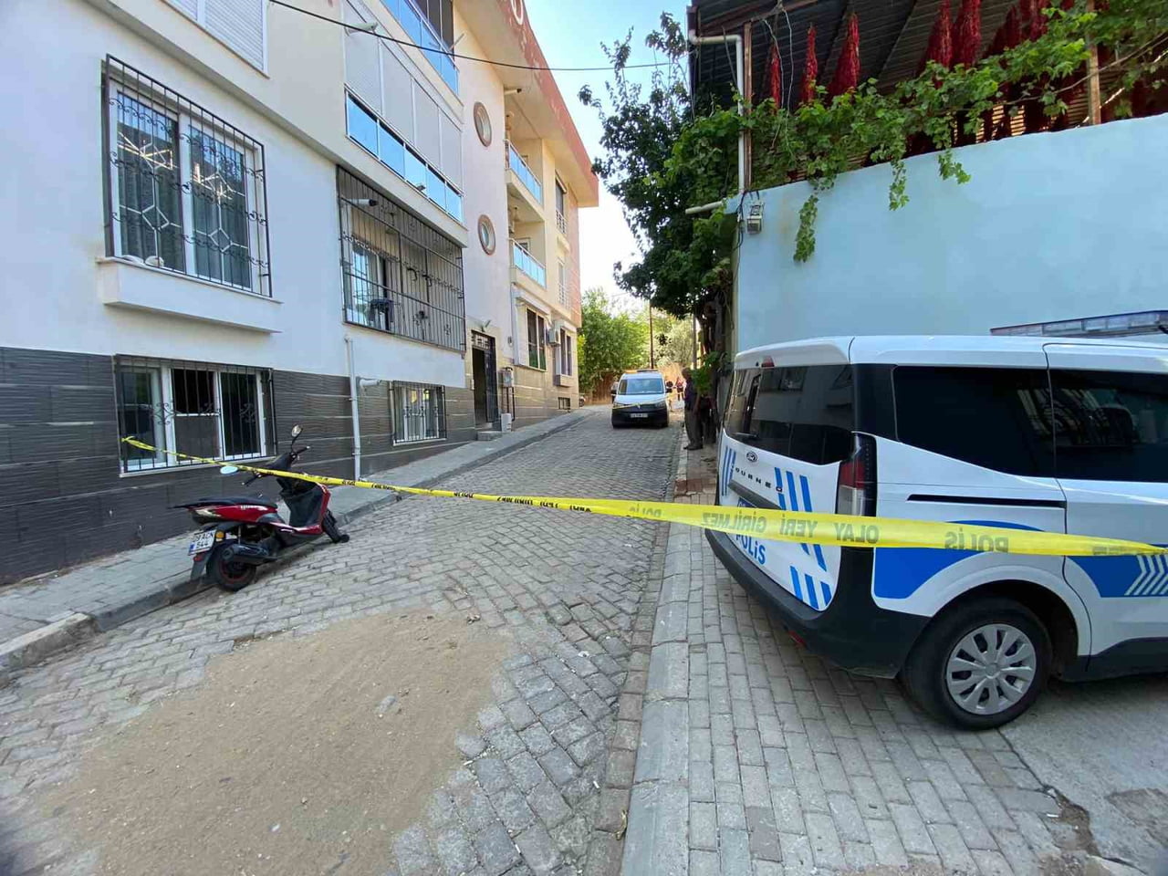 AYDIN'IN NAZİLLİ İLÇESİNDE EŞİNDEN AYRILMA AŞAMASINDA OLDUĞU ÖĞRENİLEN BİR KİŞİ, EVİNDE DOĞALGAZI...