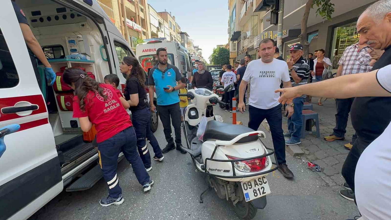 AYDIN'IN NAZİLLİ İLÇESİNDE YAYA GEÇİDİNDEN GEÇEN ANNE VE 3 ÇOCUĞA ÇARPMAMAK İÇİN FREN YAPAN...