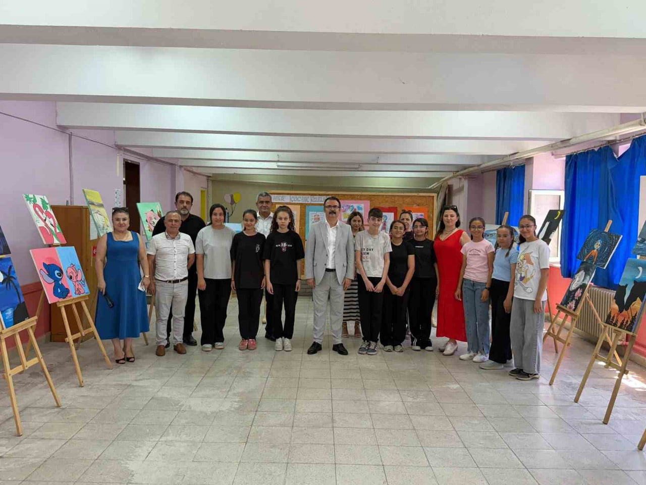 AYDIN'IN SULTANHİSAR İLÇESİNDEKİ ORTAOKUL ÖĞRENCİLERİ, YIL BOYUNCA HAZIRLADIKLARI ESERLERİNİ YIL...