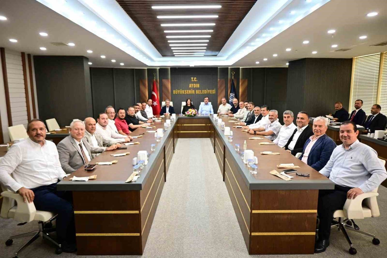 AYDIN BÜYÜKŞEHİR BELEDİYE BAŞKANI ÖZLEM ÇERÇİOĞLU, AK PARTİ İL VE İLÇE TEŞKİLATLARI İLE İLÇE...