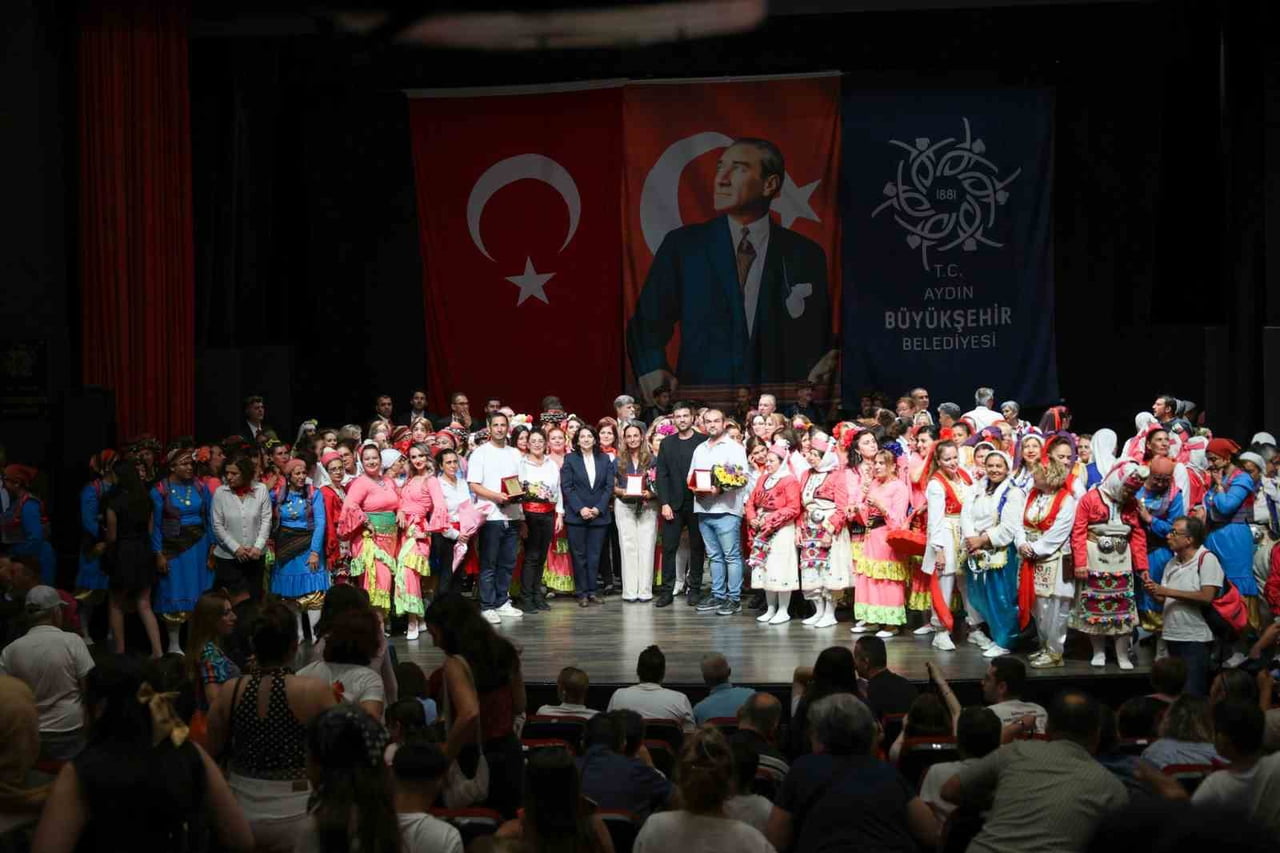 AYDIN BÜYÜKŞEHİR BELEDİYE BAŞKANI ÖZLEM ÇERÇİOĞLU, AYDIN’IN DÖRT BİR YANINDA VATANDAŞLARI KÜLTÜR...