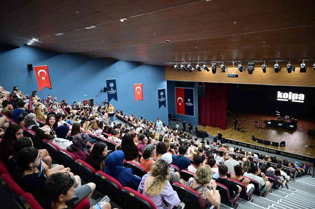 AYDIN BÜYÜKŞEHİR BELEDİYE BAŞKANI ÖZLEM ÇERÇİOĞLU’NUN ÖNCÜLÜĞÜNDE DÜZENLENEN ‘YAZA MERHABA...