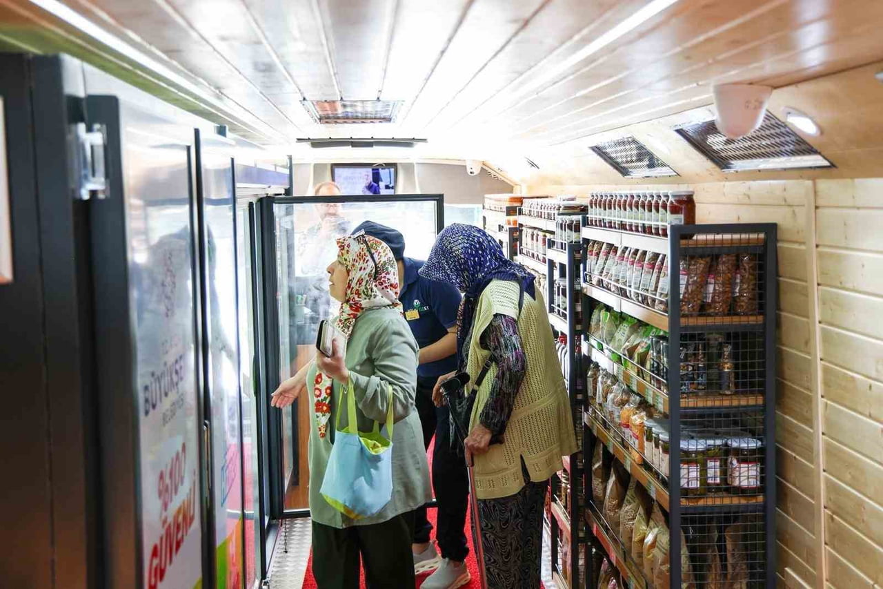 AYDIN BÜYÜKŞEHİR BELEDİYE BAŞKANI ÖZLEM ÇERÇİOĞLU’NUN ÖNCÜLÜĞÜNDE SÜRDÜRÜLEN HALK EGE ET PROJESİ...