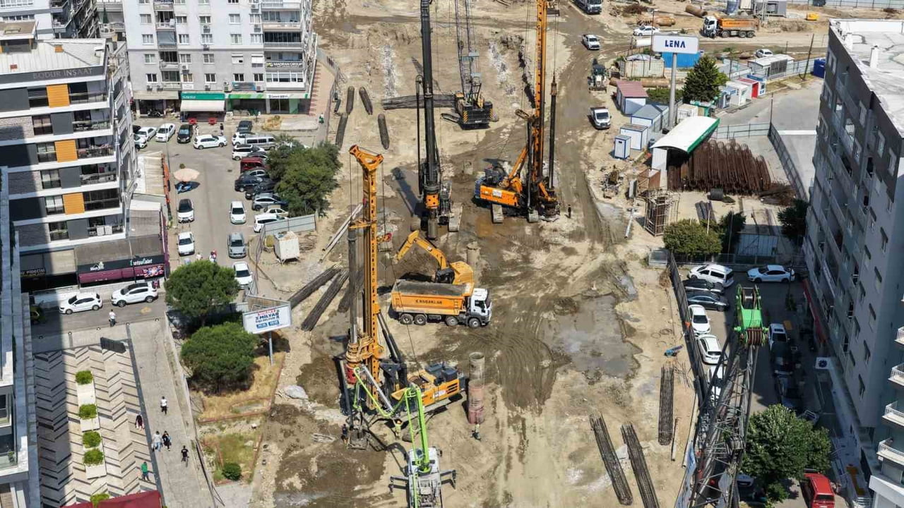 AYDIN BÜYÜKŞEHİR BELEDİYE BAŞKANI ÖZLEM ÇERÇİOĞLU, YENİ DÖRTYOL KÖPRÜLÜ KAVŞAĞI PROJESİ’NDE...