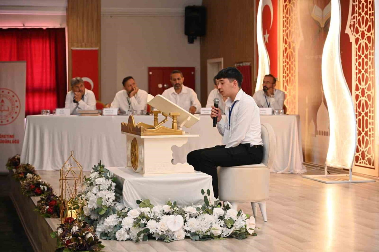 AYDIN’DA KUR’AN-I KERİMİ GÜZEL OKUMA YARIŞMASI BÖLGE FİNALİ YAPILDI