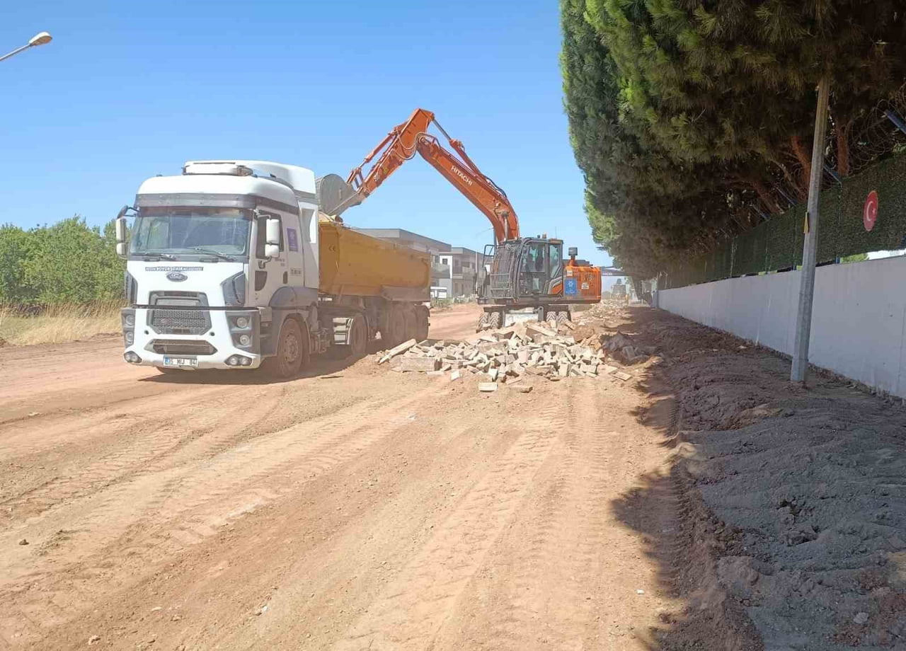 AYDIN’DA YOL ÇALIŞMALARI SÜRÜYOR