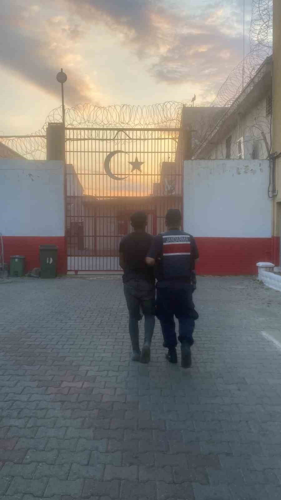 AYDIN İL JANDARMA KOMUTANLIĞI İNCİRLİOVA İLÇE JANDARMA KOMUTANLIĞI EKİPLERİNCE ARANAN ŞAHISLARIN...