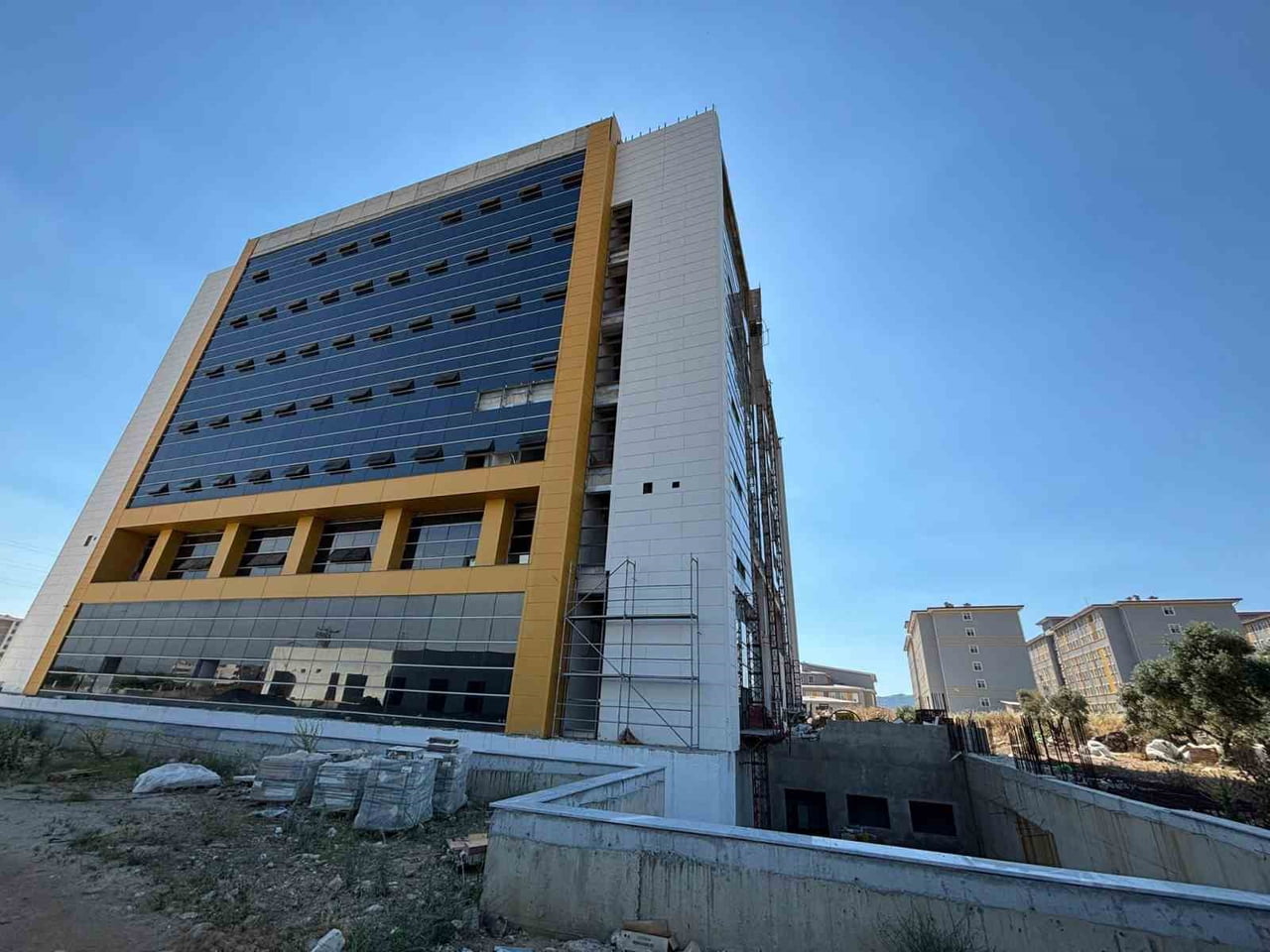 AYDIN’IN EFELER İLÇESİNDE YAPIMI DEVAM EDEN ADNAN MENDERES ÜNİVERSİTESİ DİŞ HEKİMLİĞİ FAKÜLTESİ...