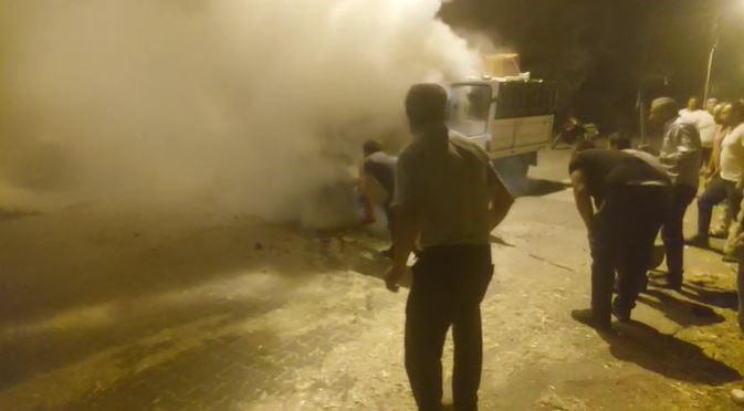 AYDIN’IN KÖŞK İLÇESİNE BAĞLI ILIDAĞ MAHALLESİNDE ALEV ALAN ARAÇ KÖYLÜLERİ ANINDA MÜDAHALESİ VE...