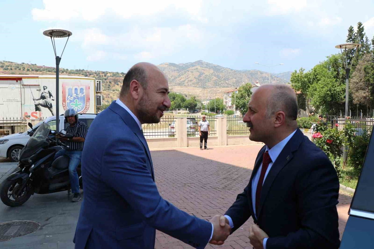 AYDIN TİCARET ODASI (AYTO) YÖNETİMİNİ ZİYARET EDEN AYDIN VALİSİ DR. OSMAN VAROL, KENT EKONOMİSİ VE...