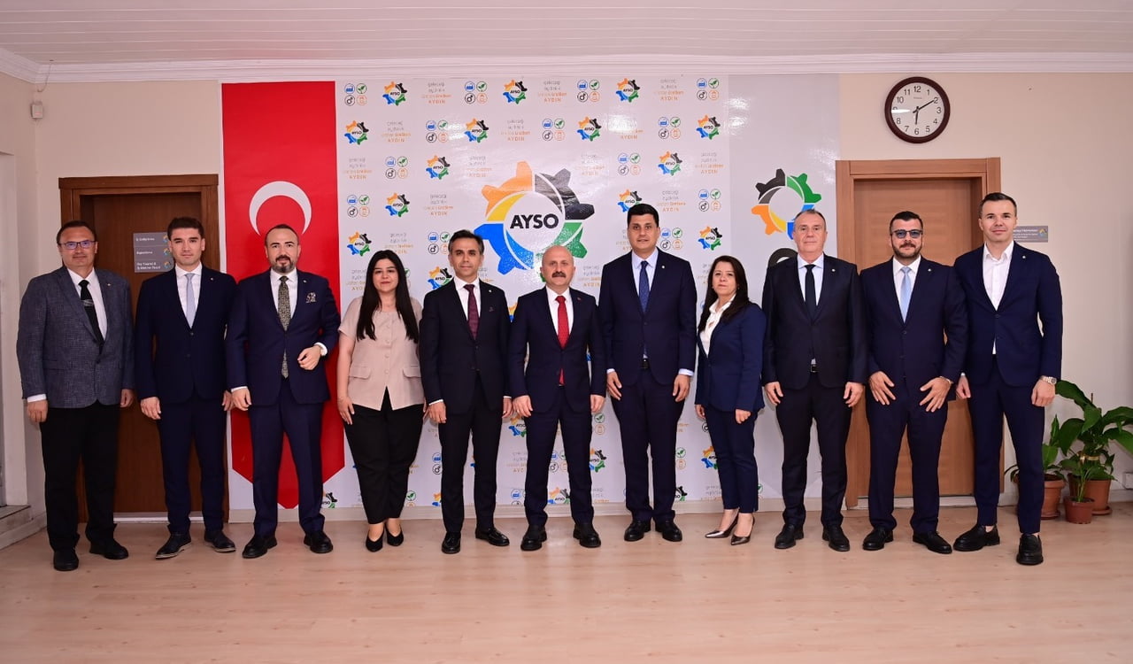 AYDIN VALİSİ DR. OSMAN VAROL İLE AYDIN SANAYİ ODASI (AYSO) YÖNETİMİ BİR ARAYA GELİRKEN, GÖRÜŞMEDE...