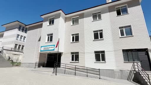 Aynı sırada başlayan yolculuk, aynı lisede devam etsin istiyorlar