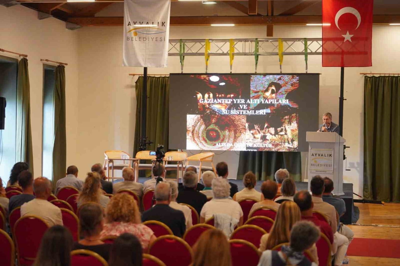 AYVALIK’TA “SU MİRASI” MASAYA YATIRILDI