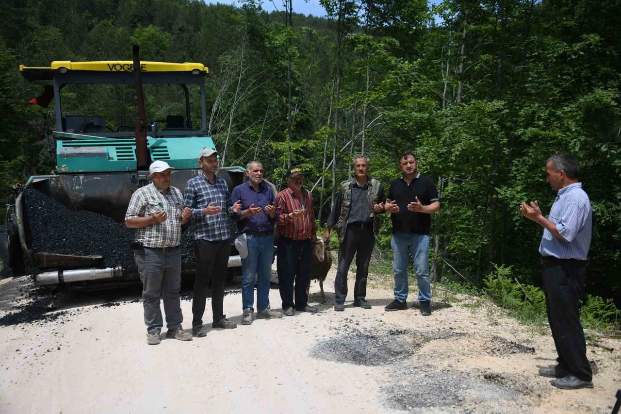AZDAVAY İLÇESİNE BAĞLI ÇOCUKÖREN VE ÇÖMLEKTEPE KÖYÜ SAKİNLERİ, KASTAMONU İL ÖZEL İDARESİ EKİPLERİ...