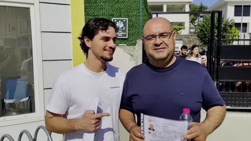 Baba oğul YKS sınavına aynı okulda yan yana sınıflarda girdi