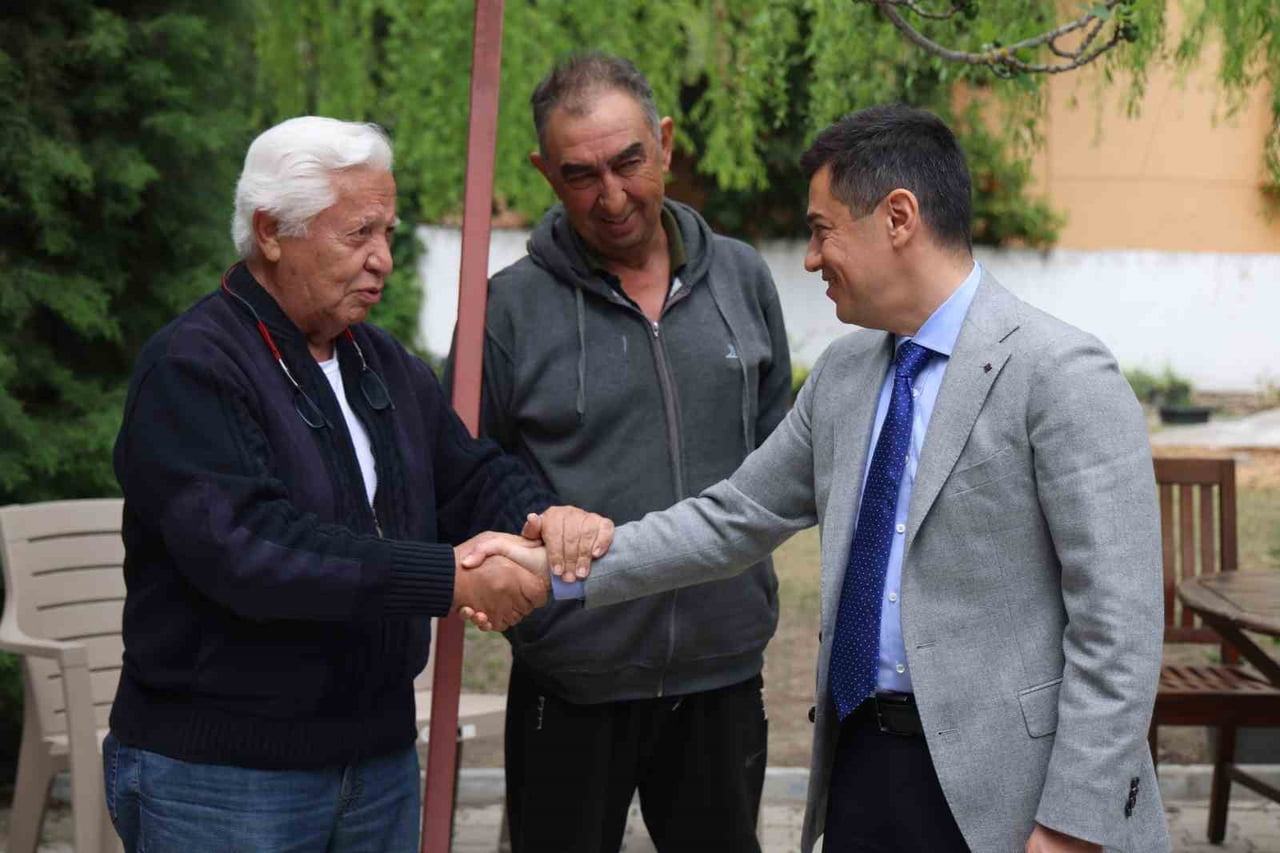 BABALAR GÜNÜ'NÜ KUTLAYAN MARMARİS BELEDİYE BAŞKANI ACAR ÜNLÜ; "BABALARIMIZ TOPLUMUMUZUN EN ÖNEMLİ...