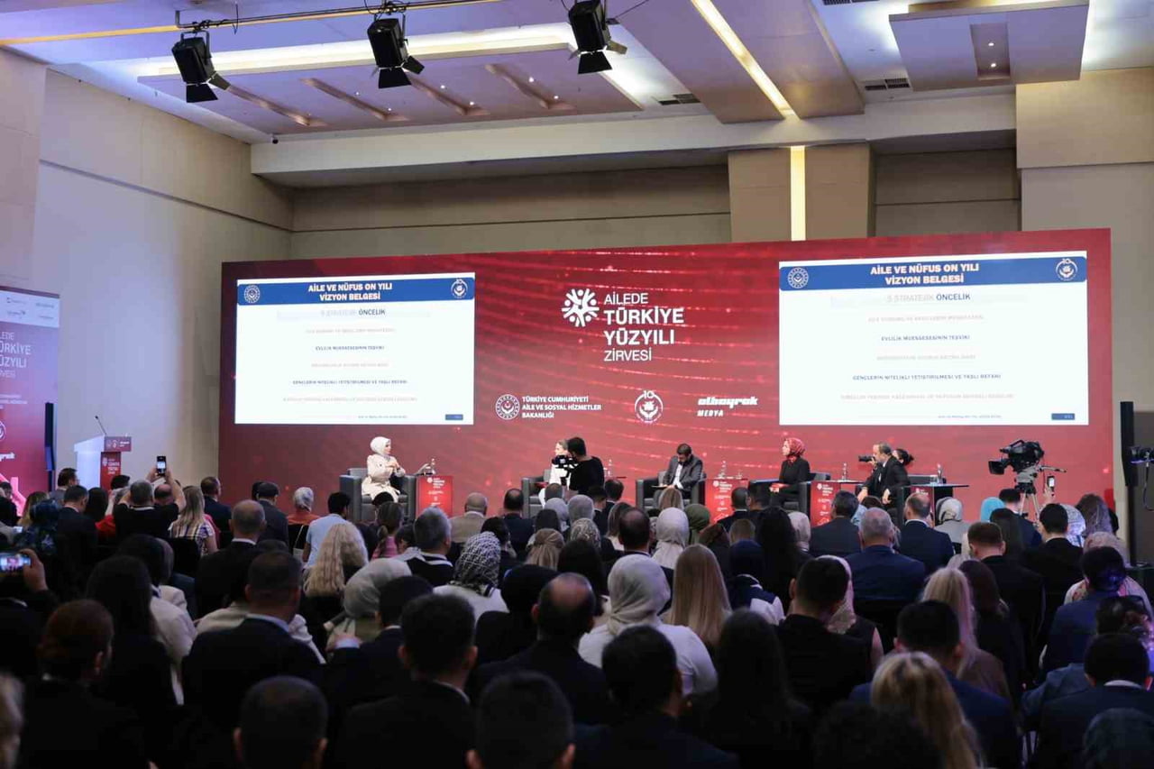 BAKAN GÖKTAŞ, AİLE VE SOSYAL HİZMETLER BAKANLIĞI İLE ALBAYRAK MEDYA İŞ BİRLİĞİNDE GERÇEKLEŞTİRİLEN...