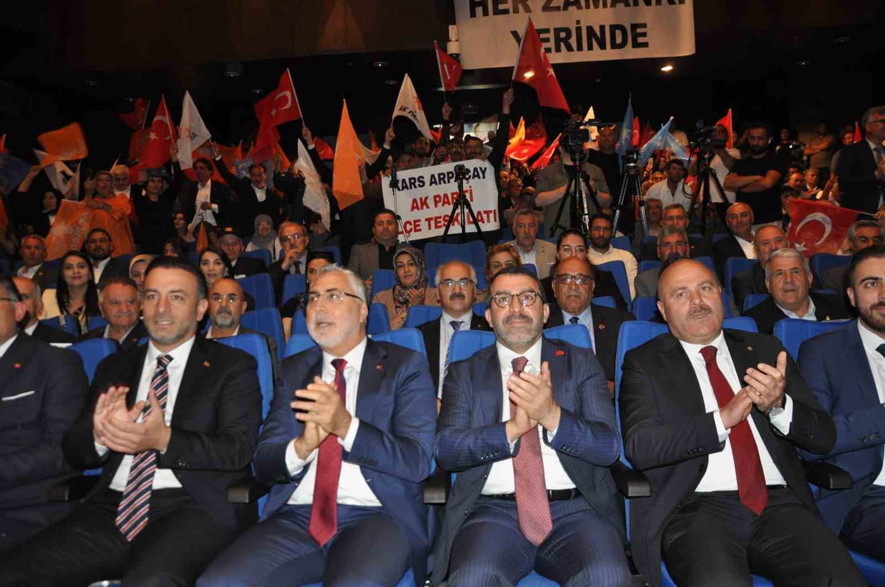 BAKAN IŞIKHAN, İL KÜLTÜR MÜDÜRLÜĞÜ TOPLANTI SALONU'NDA DÜZENLENEN AK PARTİ KARS GENİŞLETİLMİŞ İL...